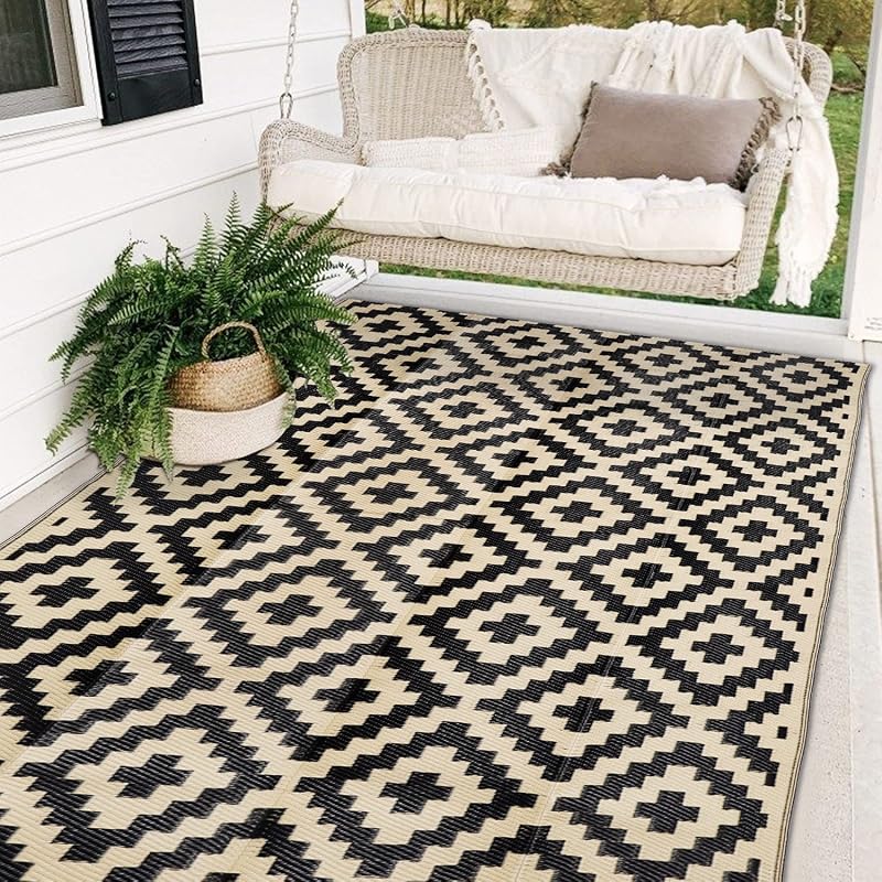 SAND MINE Reversible Plastic Outdoor Rug